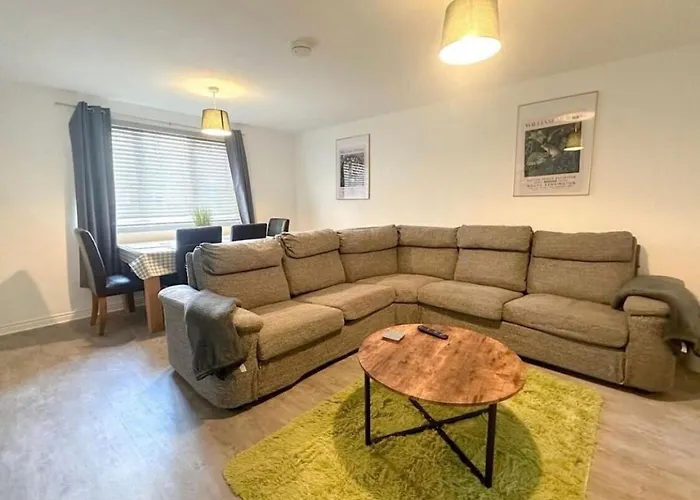 Brunswick House, Sleeps 6 In 2 Bedrooms, Parking, Wifi